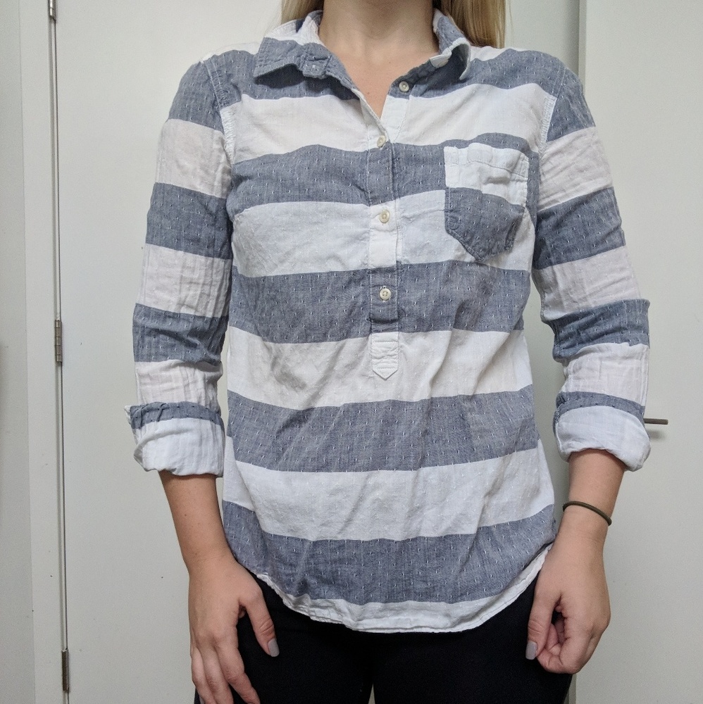 Long sleeve striped shirt with buttons ans collar